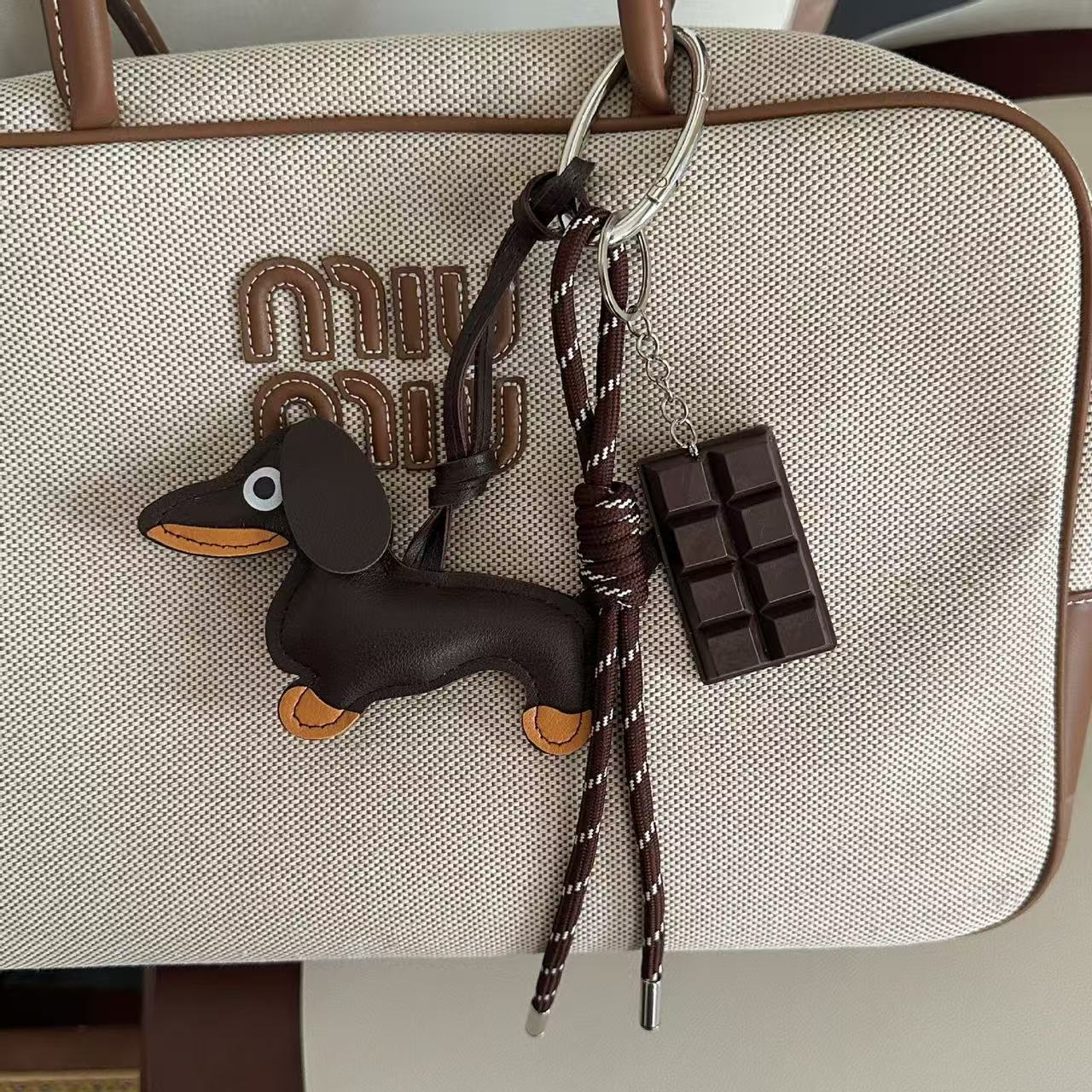 TikTokLIVE |チョコダックスフントチャーム