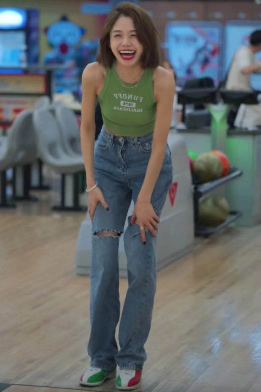 VERILADY | ホールだぶだぶデニム 破れジーンズ