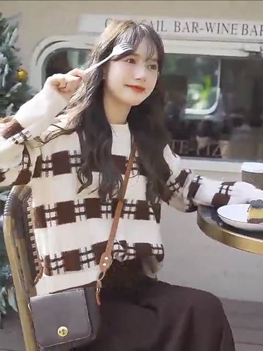 VERILADY | QUẦN SỌC NỬA CỔ TUỔI