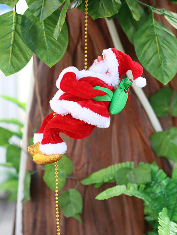 XÁC MINH | Ông già Noel leo dây chuyền