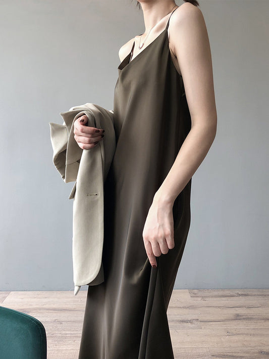 VERILADY | Đầm Yếm Cổ Chữ V Dài