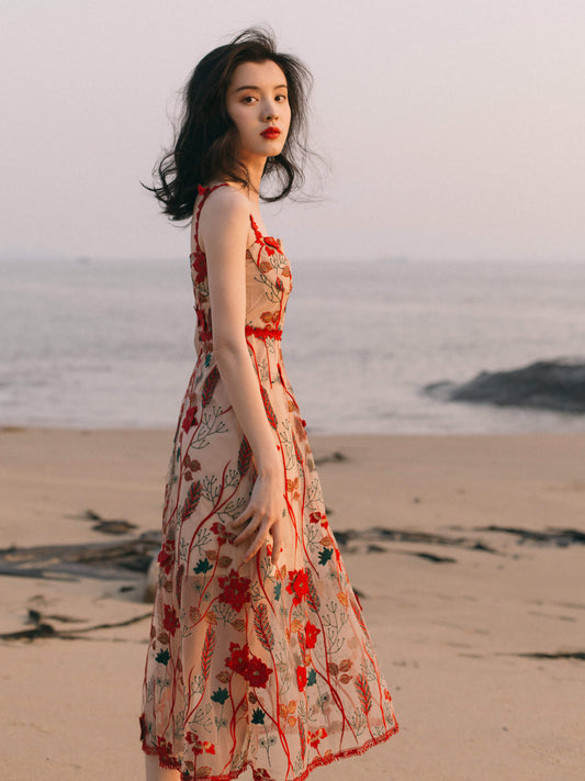 VERILADY | Đầm Cami Thêu Cổ Điển