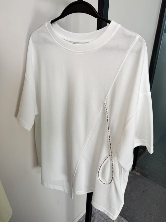 TikTokLIVE |061702　ステッチ付き冴え白Tシャツ